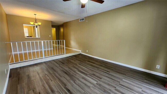 Foto del edificio - 2700 Coral Springs Dr