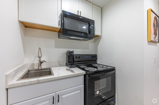 Standard Junior Suite - 308SF - Kitchen - Lucky Lady Motel