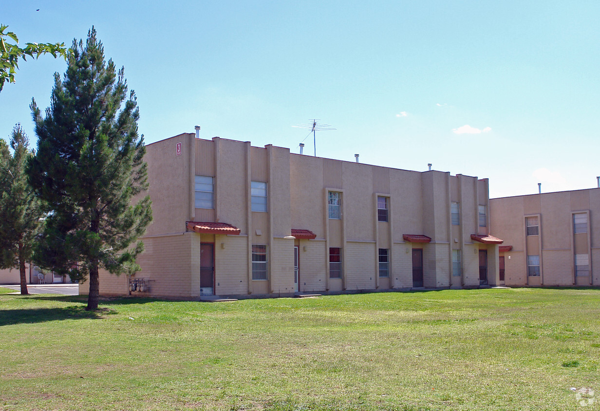 Building Photo - Sierra Vista Apartments