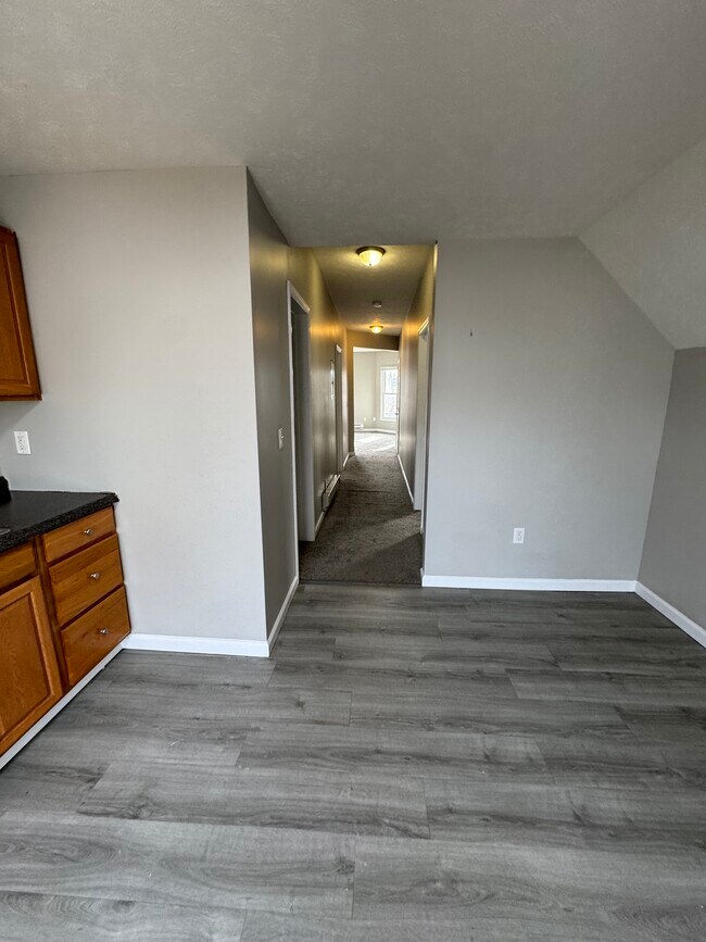 Foto del edificio - 310 E Mulberry St