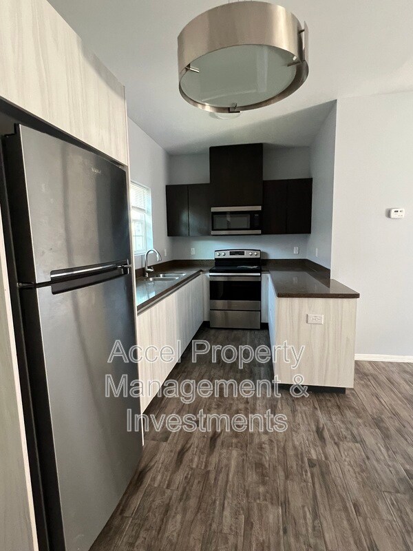 Foto del edificio - 1805 Cari Nicole Ave