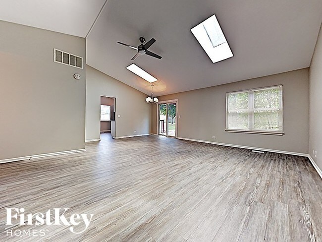 Building Photo - 869 Fieldside Ln