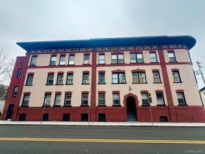 Building Photo - 101 Wickham Ave