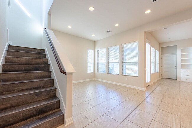 Building Photo - Beautiful 3 bedroom, 2 bathroom home in Pa...