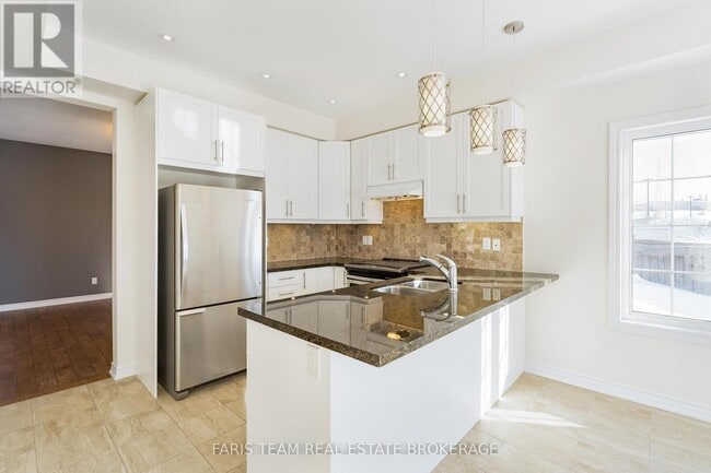 Building Photo - 41 Diana Dr