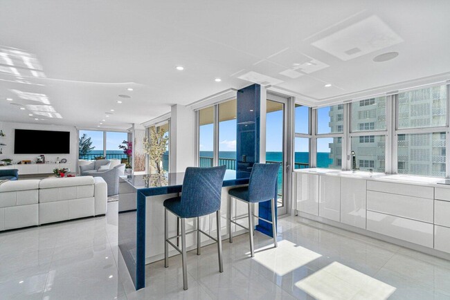 Building Photo - 1180 S Ocean Blvd