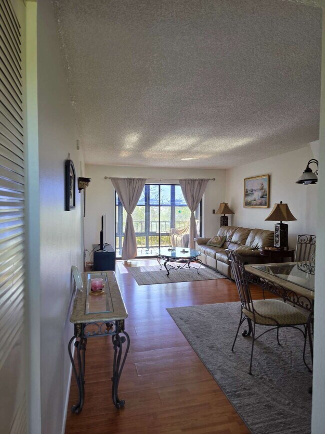 Foto del edificio - Condo For Rent in Tarpon Point