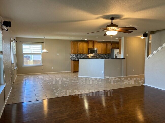 Foto del edificio - 156 Katherine Way