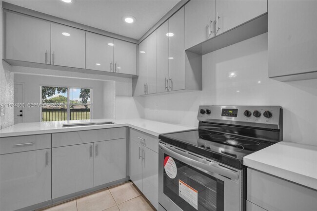 Foto del edificio - 10015 NW 4th St