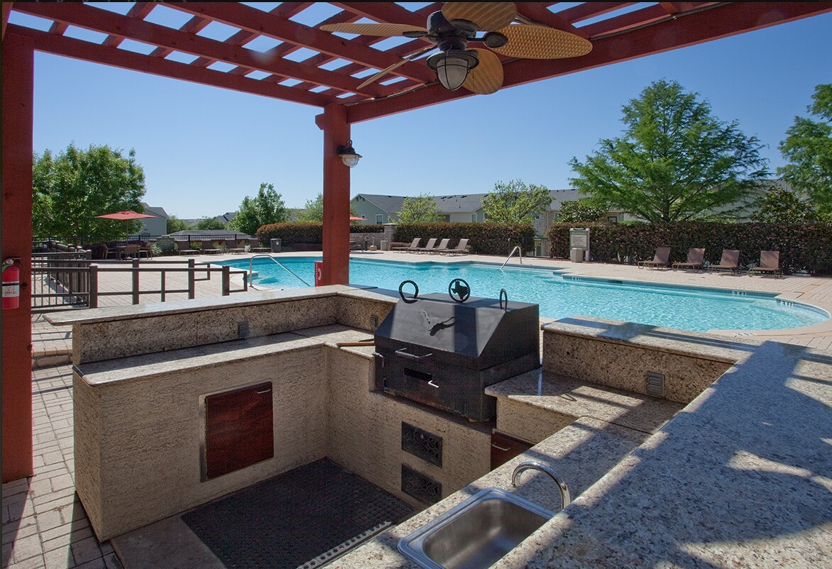 Retreat at Fremaux Town Center Apartments 1303 Town Center Pky