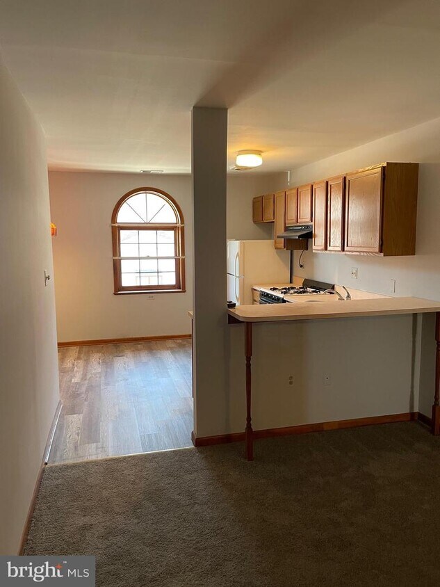 323 S Conkling St Unit B, Baltimore, MD 21224 Apartment for Rent in