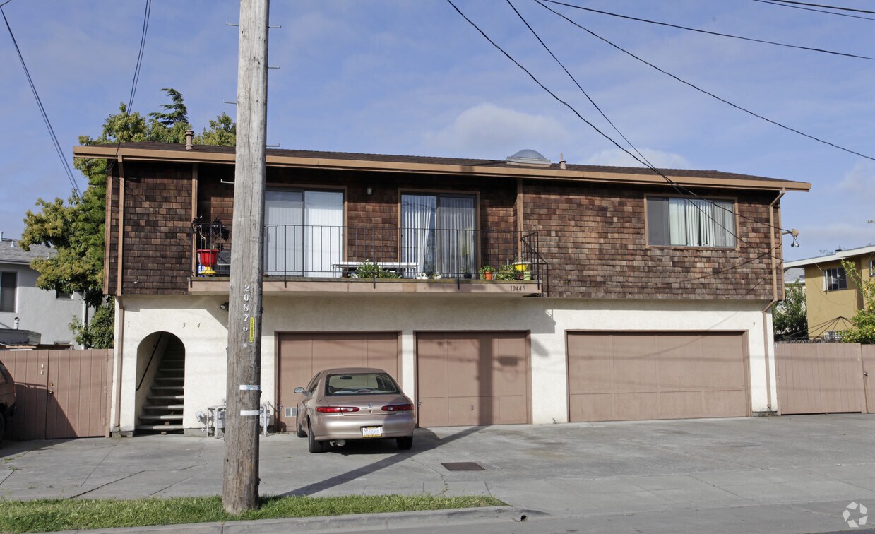 Building Photo - 10445 Bancroft Ave
