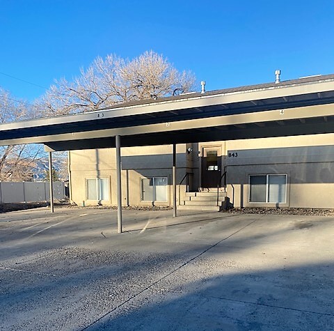 Covered Parking - 843 E Cedar Ct