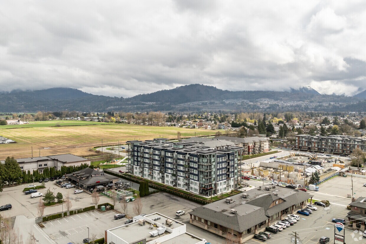 Aerial Photo - Pinnacle Suites