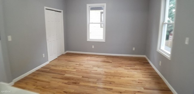 Building Photo - 3 br, 2 bath  - 140 Maple Ave Apt 2