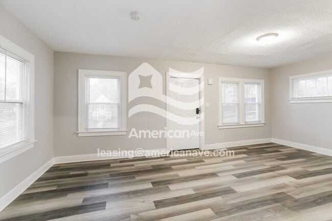 Building Photo - 2601 Westbrook Dr