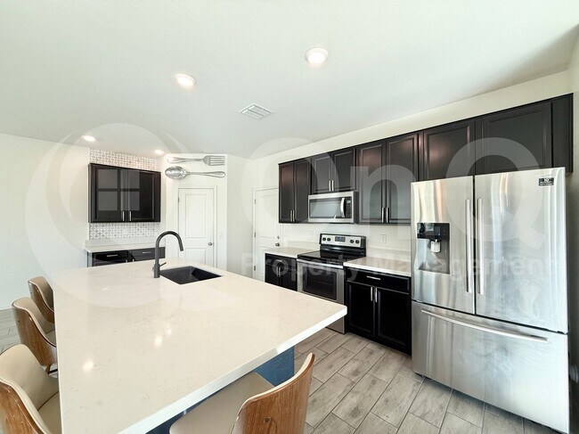 Foto del edificio - 16525 W Jenan Dr
