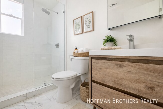 Foto del edificio - 727 Silver Lake Blvd