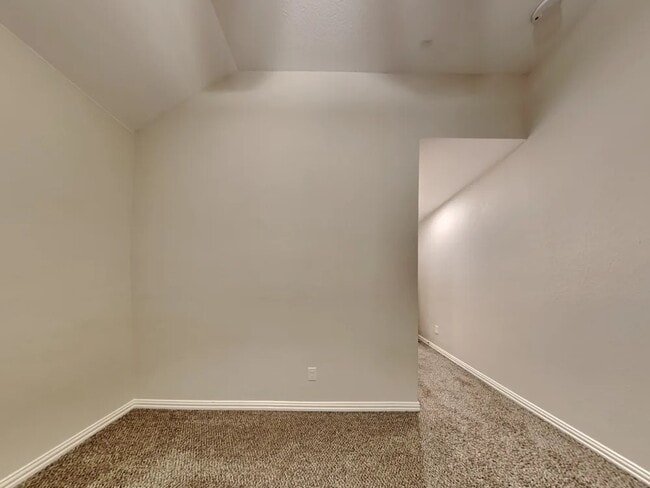 Building Photo - 14914 Blakely Wy
