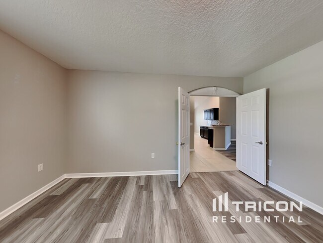 Building Photo - 3213 Hidden Meadows Ct