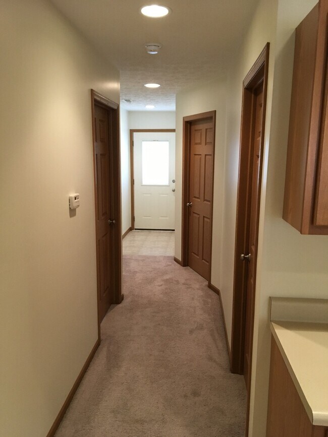 Foto del edificio - Laurel Creek Apts, 2207 Shamrock