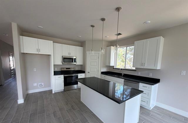 Foto del edificio - 5621 San Jacinto Dr