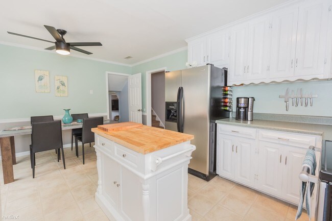 Building Photo - 3 br, 2 bath House - 2712 Tanager Rd