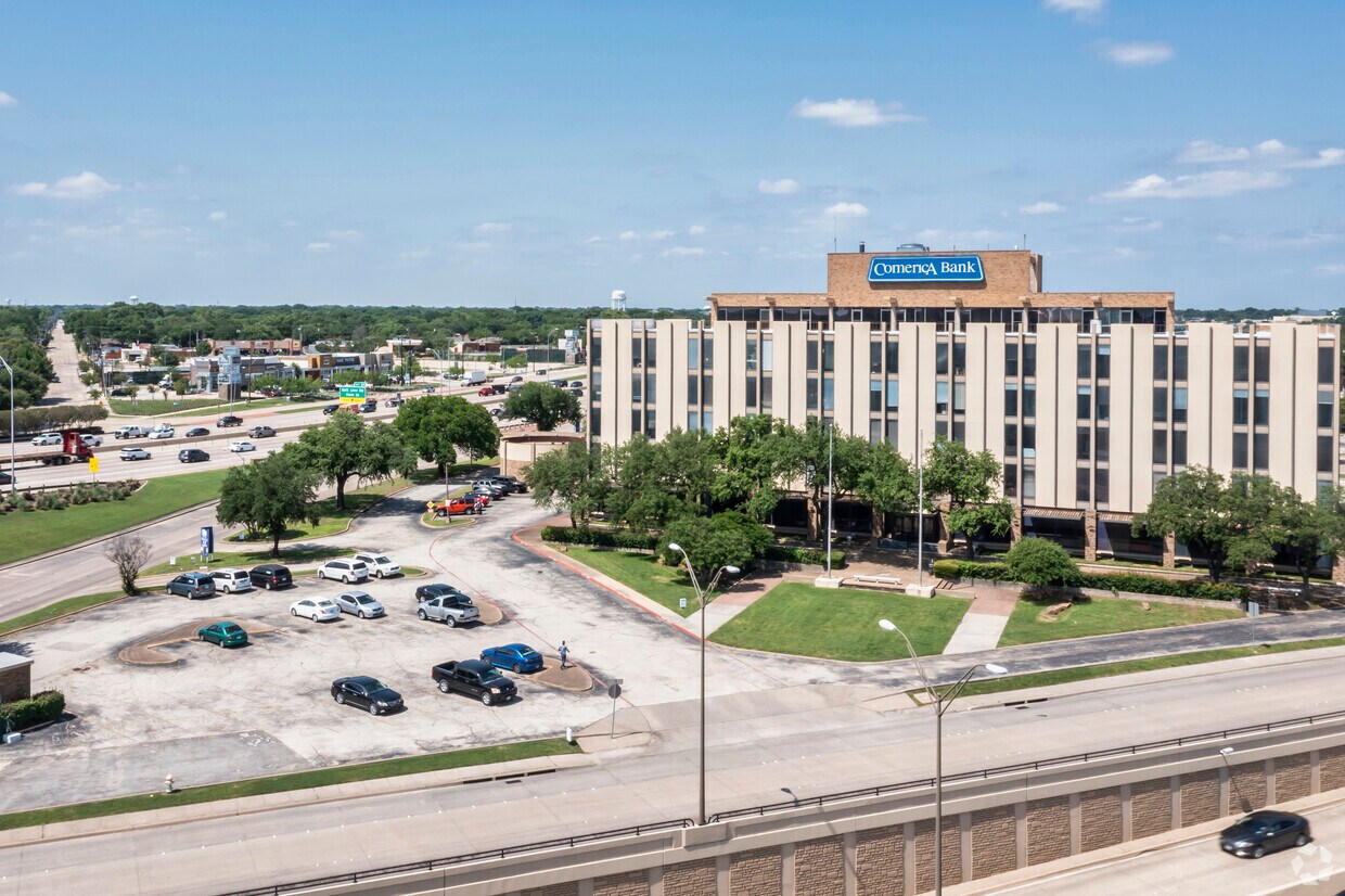 Foto principal - Serene Plaza Apartments