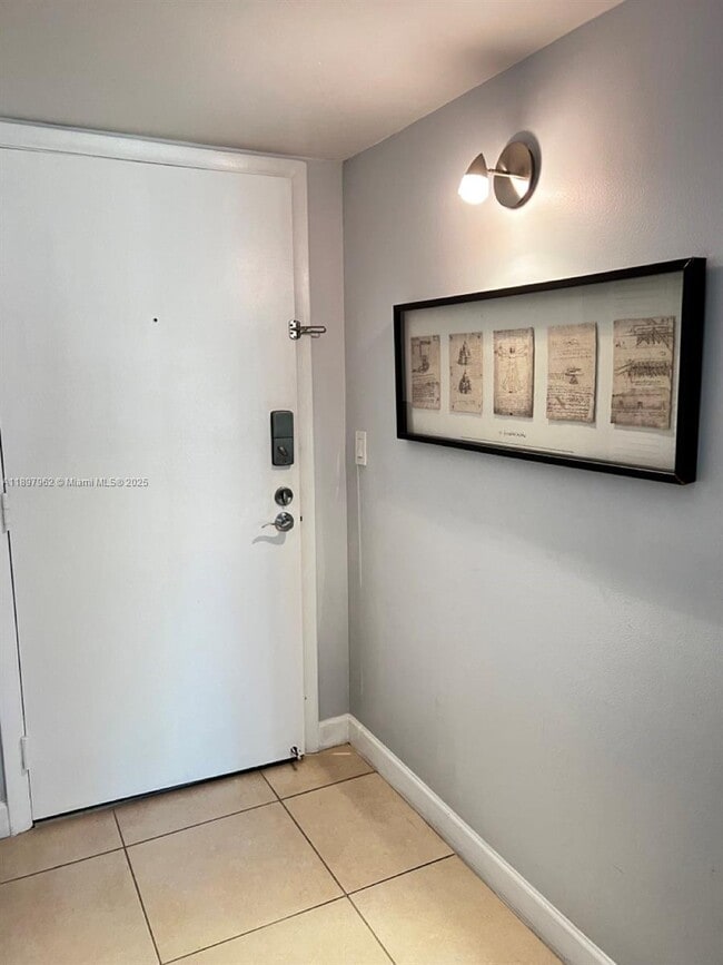 Building Photo - 19501 E Country Club Dr