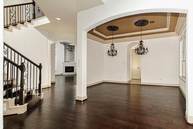 Building Photo - 27 Tioga Pl