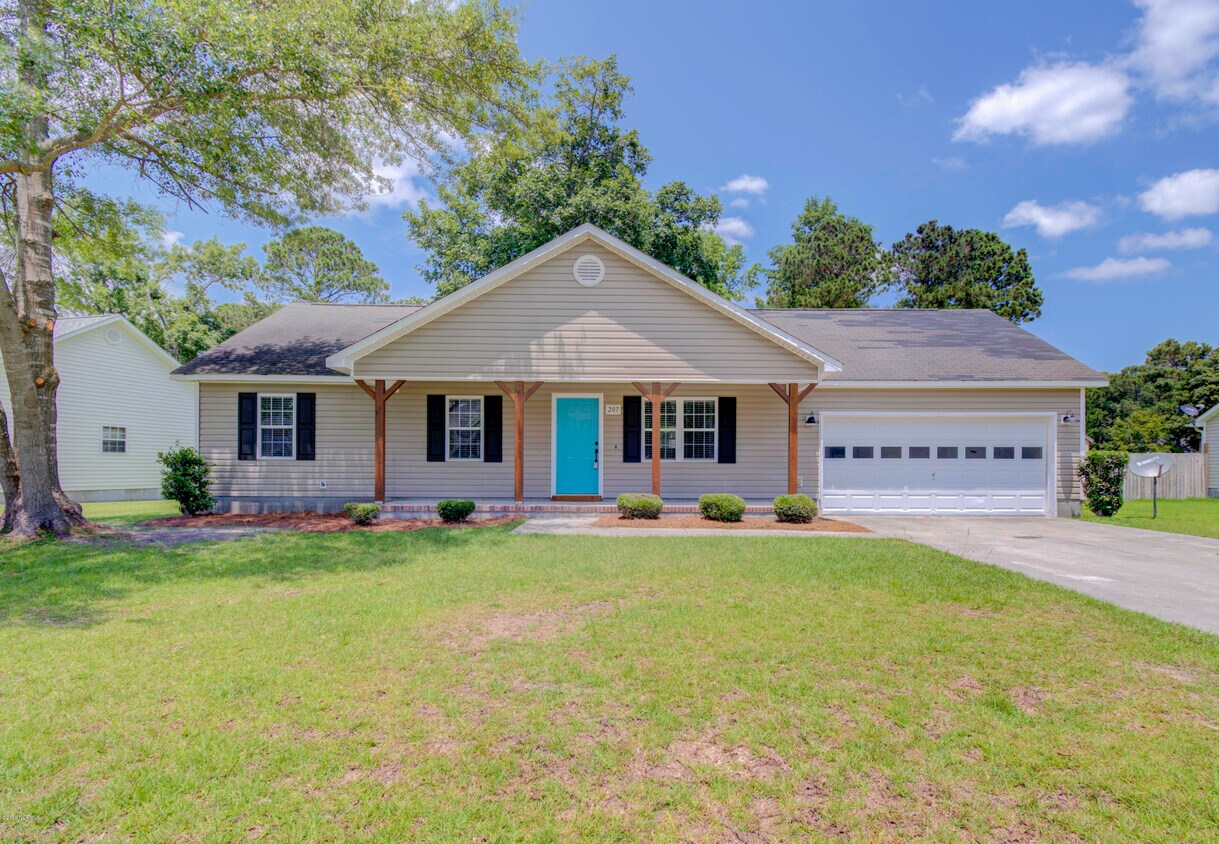 207 Molly Ct, Sneads Ferry, NC 28460 House for Rent in Sneads Ferry