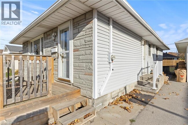 Photo du bâtiment - 14 Westmount Ave