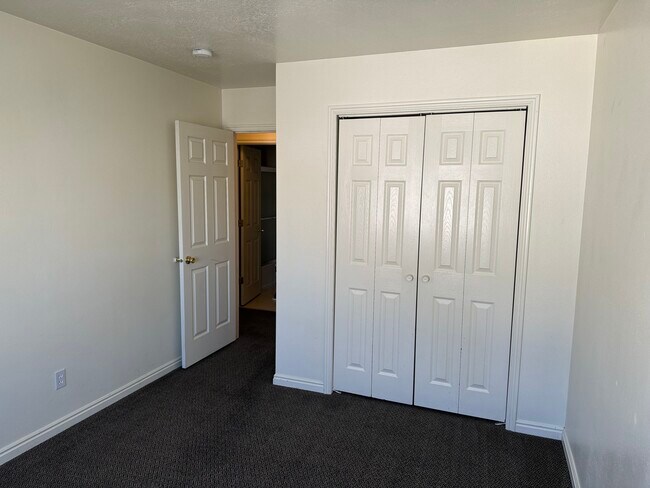 Building Photo - 1393 N 260 W