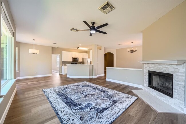 Building Photo - 15013 Doria Dr