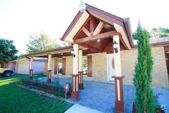 Building Photo - 4523 Donalbain Dr