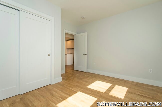 Building Photo - 136 Highland Ave