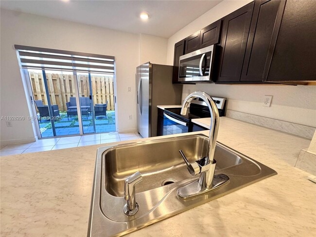 Foto del edificio - 544 NE 4th St