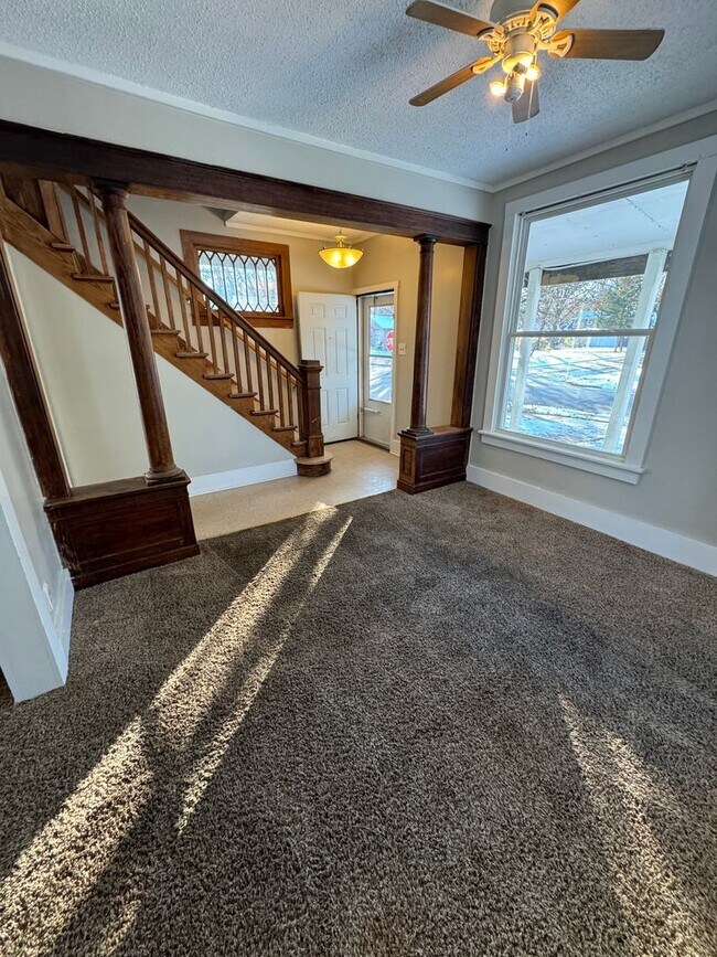 Building Photo - Character, Charm, and TONS of Natural Light!