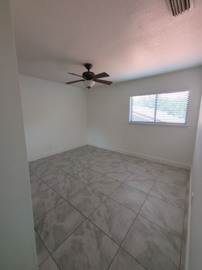 Foto del edificio - 7536 Fenwick Cove Ln