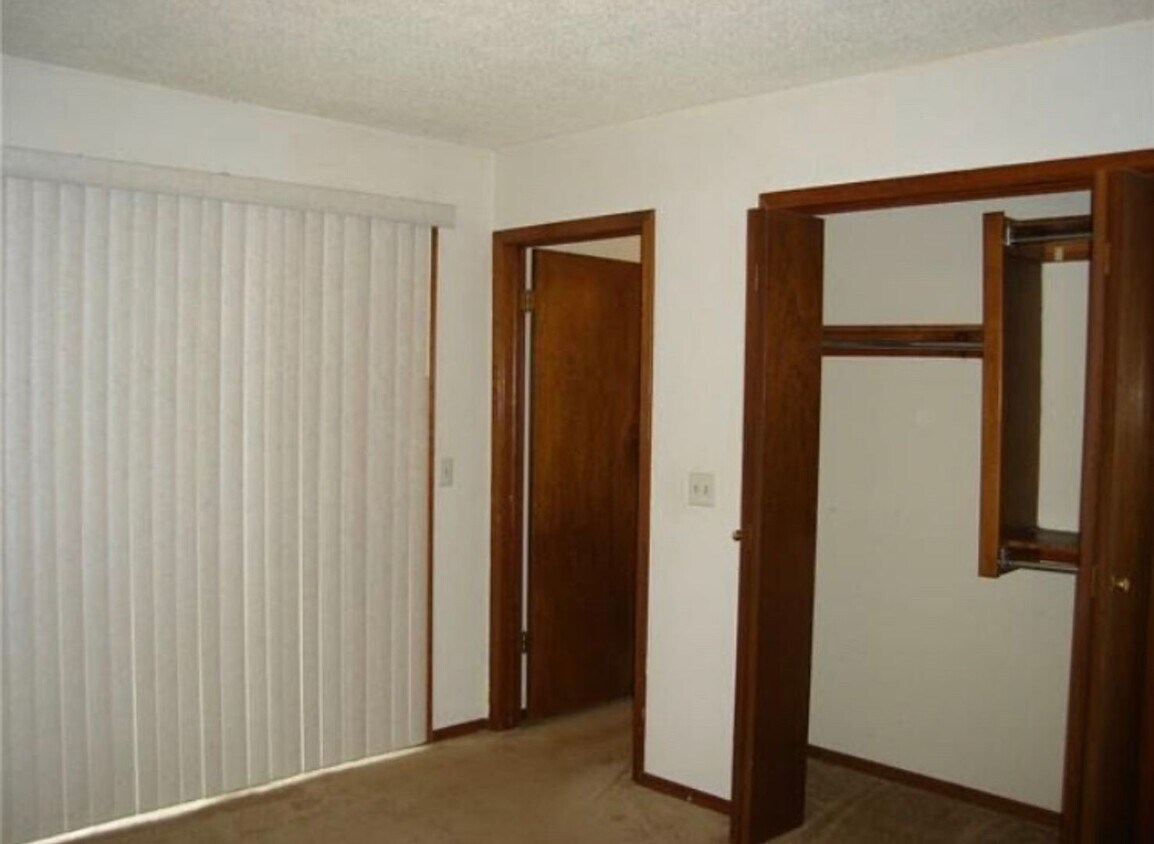 Foto del edificio - 8502 Brookline Pl