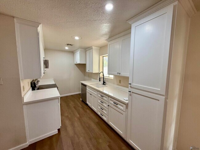 Foto del edificio - 4590 W 19th Pl