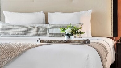 Building Photo - 1437 Collins Ave