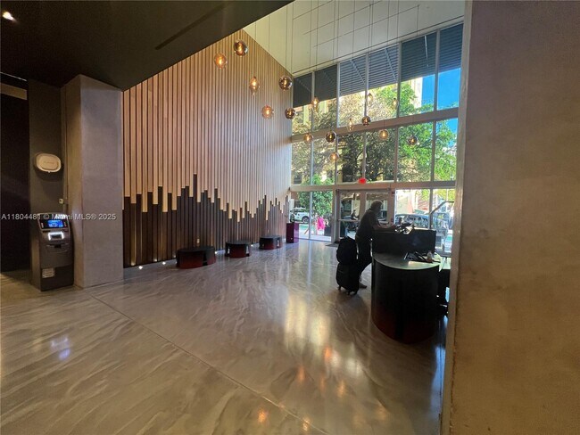 Foto del edificio - 151 SE 1st St