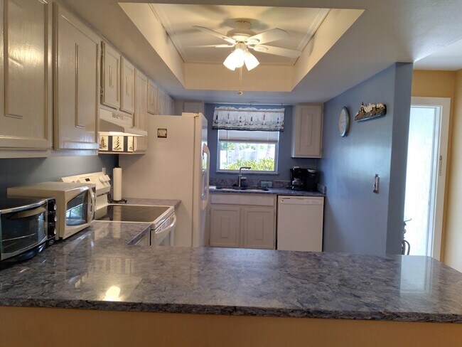 Kitchen - 1220 SE 40th St