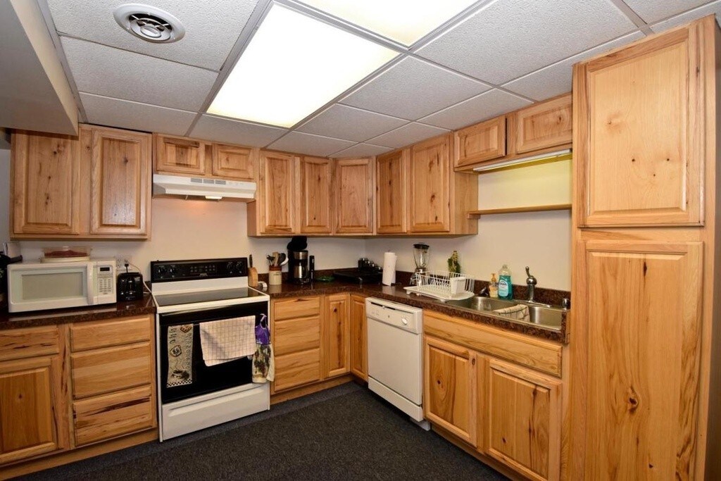 Kitchen - 4091 Bluebird Ln
