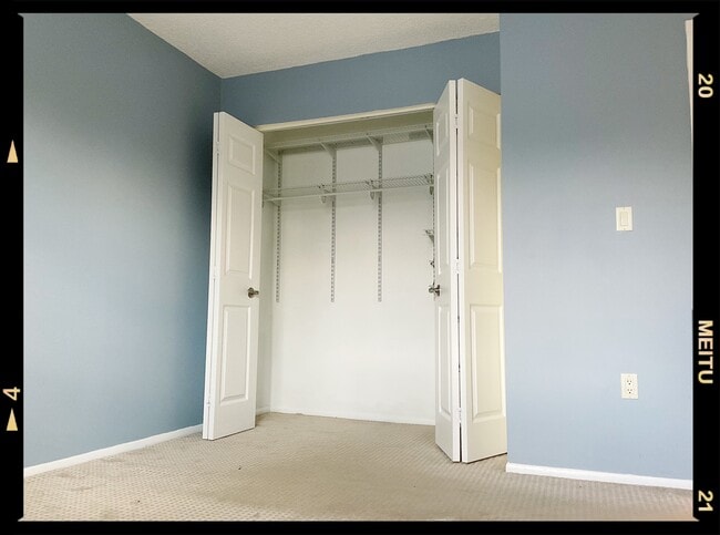 Building Photo - 2110 Aspen Dr