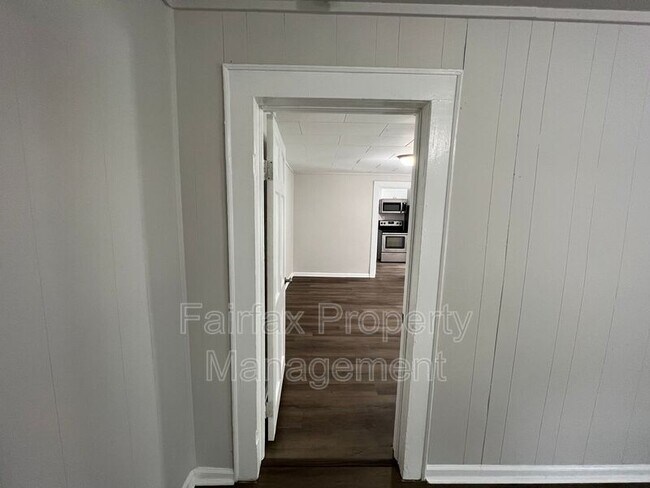 Building Photo - 2609 Ashe St