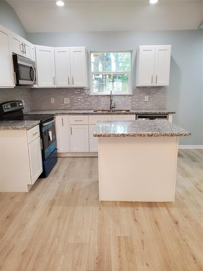 Foto del edificio - 6815 Sidney St