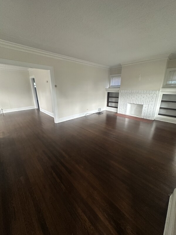 Foto del edificio - 2228 Wyandotte Ave