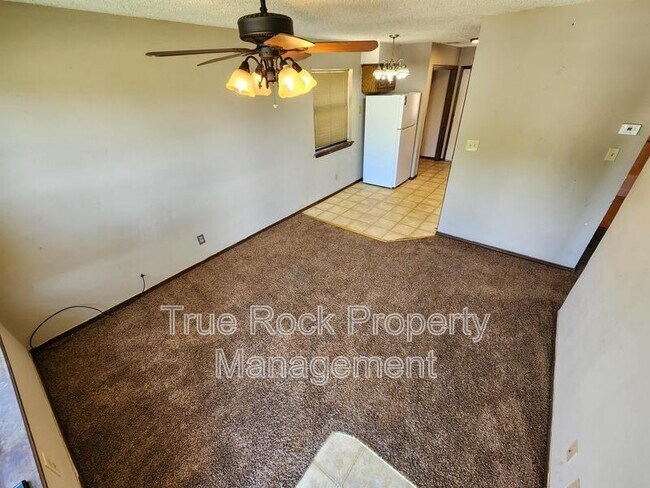 Foto del edificio - 2501 Oakhurst Dr